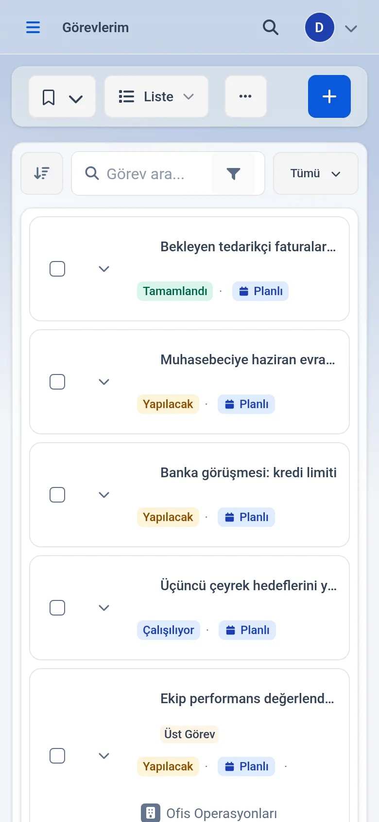 Telefonda kart olarak çizilen kayıt listesi